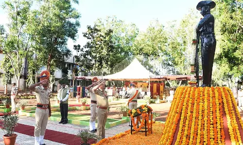 शहीदों के त्याग और बलिदान को याद रखना जरूरी: Nagaraja Melgatti शहीदों के त्याग और बलिदान को याद रखना जरूरी: Nagaraja Melgatti