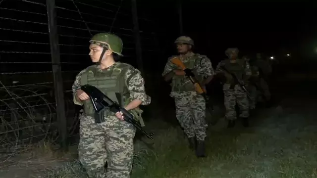 BSF ने सीमा पार तस्करी को नाकाम किया, अमृतसर में पिस्तौल के साथ ड्रोन जब्त किया