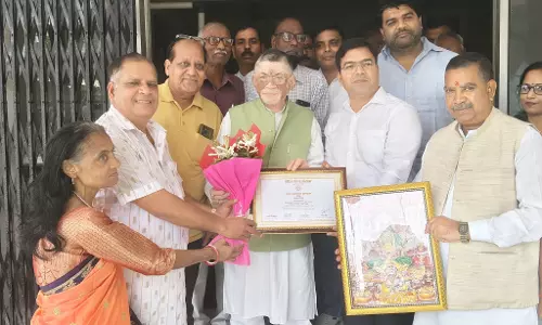 Bareilly: झारखंड में सम्मानित हुए बरेली के शिक्षक Bareilly: झारखंड में सम्मानित हुए बरेली के शिक्षक