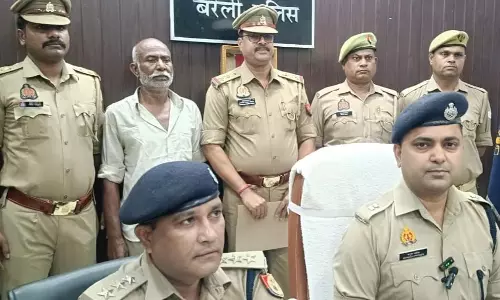 Bareilly: शाहजहांपुर पुलिस ने पकड़ा मार्फीन तस्कर, सरगना बच निकला Bareilly: शाहजहांपुर पुलिस ने पकड़ा मार्फीन तस्कर, सरगना बच निकला