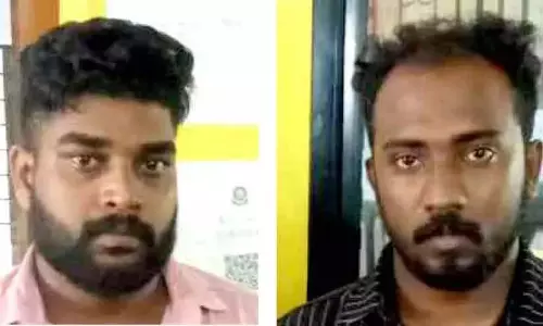 Kerala : स्कूटर सवारों को धमकाकर पैसे लेने वाले गिरफ्तार