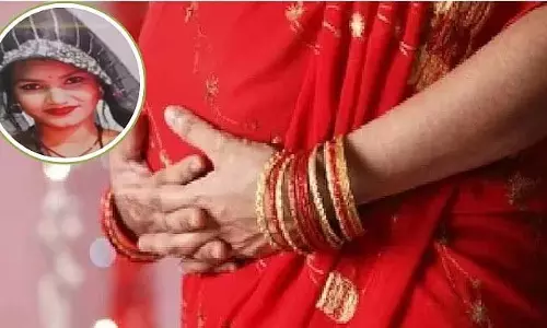 Diwali की रात ससुराल वालों ने दहेज के लिए 3 महीने की प्रेग्नेंट महिला को पीटा, फांसी पर लटकी मिली Diwali की रात ससुराल वालों ने दहेज के लिए 3 महीने की प्रेग्नेंट महिला को पीटा, फांसी पर लटकी मिली