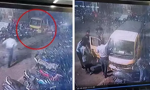 नशे में धुत ड्राइवर ने कंट्रोल खो दिया; छतरपुर हॉस्पिटल के बाहर खड़ी दर्जनों गाड़ियों को टक्कर मारी