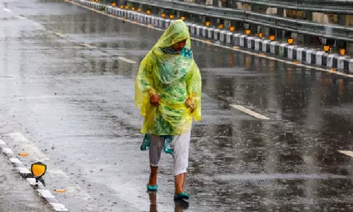 Andhra में रायलसीमा और दक्षिणी तट पर भारी बारिश के कारण अलर्ट जारी