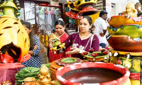 उपभोक्ता उत्साह और मजबूत घरेलू अर्थव्यवस्था ने दिवाली बिक्री में रिकार्ड तोड़ा उपभोक्ता उत्साह और मजबूत घरेलू अर्थव्यवस्था ने दिवाली बिक्री में रिकार्ड तोड़ा