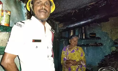 Cylinder blast : सोने के गहने, नकदी जलकर राख हो गए Cylinder blast : सोने के गहने, नकदी जलकर राख हो गए