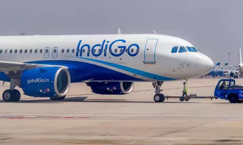 इमरजेंसी लैंडिंग, अब IndiGo विमान से जुड़ी हैरान करने वाली खबर आई