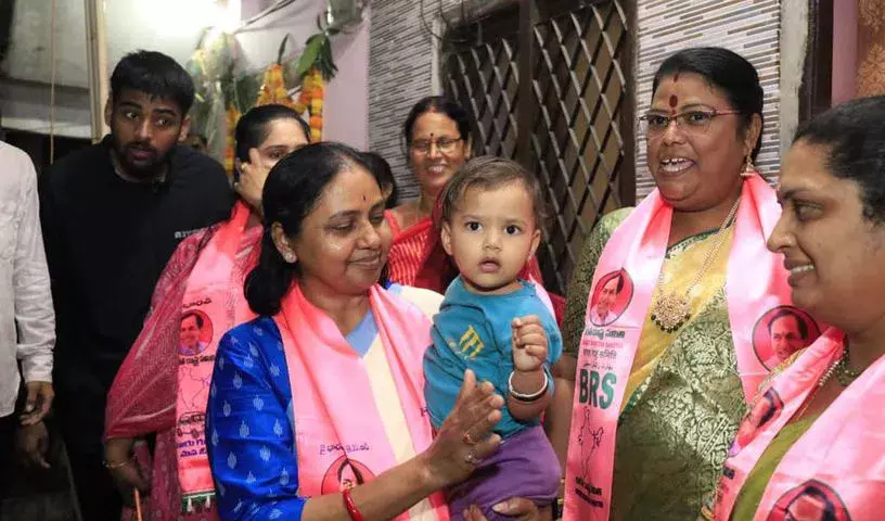 Jubilee Hills उपचुनाव प्रचार तेज, उम्मीदवार घर-घर जाकर कर रहे प्रचार