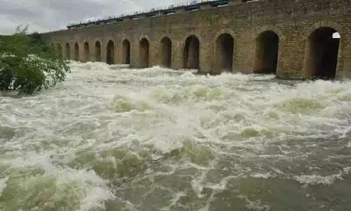 Hyderabad: बारिश के बाद दो जलाशयों से अतिरिक्त पानी छोड़ा गया Hyderabad: बारिश के बाद दो जलाशयों से अतिरिक्त पानी छोड़ा गया