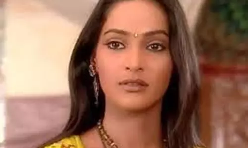 ‘सात फेरे’ की Saloni का 20 साल में जबरदस्त लुक ट्रांसफॉर्मेशन ‘सात फेरे’ की Saloni का 20 साल में जबरदस्त लुक ट्रांसफॉर्मेशन