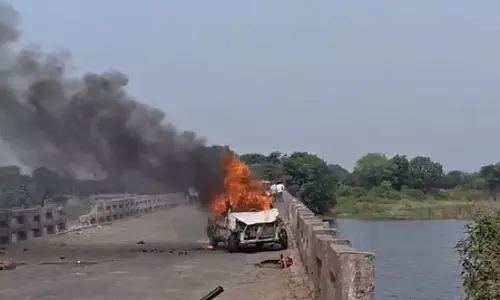 नशे में धुत कार चालक ने मचाया कहर, एक की मौत दो घायल, पुलिस ने बड़ी मशक्कत के बाद भीड़ को शांत कराया
