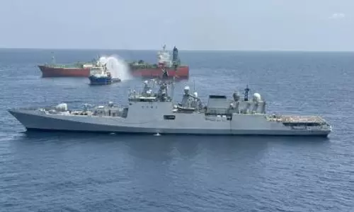 INS त्रिकंद ने दिखाई वीरता, यमन के पास टैंकर में लगी आग पर पाया काबू