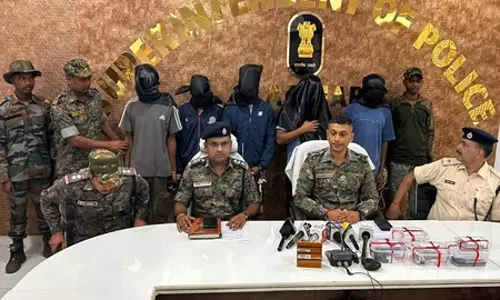 रेलवे के लोडिंग साइट पर गोलीबारी के पहले पांच अपराधी हथियारों के साथ गिरफ्तार रेलवे के लोडिंग साइट पर गोलीबारी के पहले पांच अपराधी हथियारों के साथ गिरफ्तार