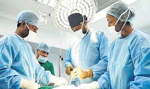 Dehradun: डॉक्टरों की लापरवाही बनी जानलेवा, प्रसव के बाद महिला की मौत