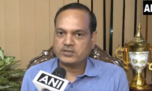 कोलकाता: छठ पूजा में 136 ट्रेनें, सुरक्षा के लिए वॉर रूम सक्रिय कोलकाता: छठ पूजा में 136 ट्रेनें, सुरक्षा के लिए वॉर रूम सक्रिय