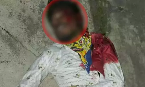 Raipur Breaking: पुलिस से बचने तीसरी मंजिल से कूदा हिस्ट्रीशीटर विक्की खोचड़, इलाज के दौरान मौत Raipur Breaking: पुलिस से बचने तीसरी मंजिल से कूदा हिस्ट्रीशीटर विक्की खोचड़, इलाज के दौरान मौत