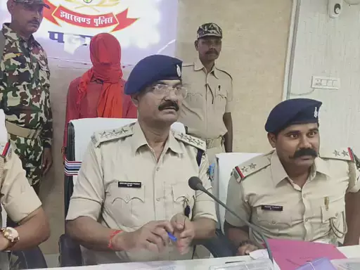 तालाब में किशोरी की मिली थी लाश, मारकर फेंकने वाला प्रेमी अरेस्ट तालाब में किशोरी की मिली थी लाश, मारकर फेंकने वाला प्रेमी अरेस्ट