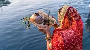 Chhath Puja 2025: अगर नहीं जा पा रहे हैं घाट, तो घर पर ऐसे करें छठ पूजा Chhath Puja 2025: अगर नहीं जा पा रहे हैं घाट, तो घर पर ऐसे करें छठ पूजा