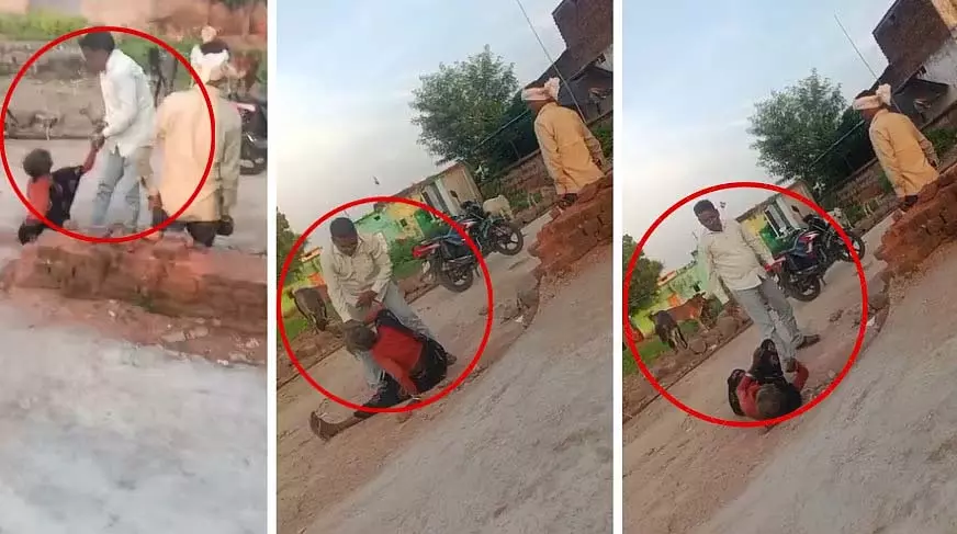 MP : हाउसिंग स्कीम के लिए ₹10K मांगने पर सरपंच प्रतिनिधि ने दलित महिला को बेरहमी से पीटा MP : हाउसिंग स्कीम के लिए ₹10K मांगने पर सरपंच प्रतिनिधि ने दलित महिला को बेरहमी से पीटा