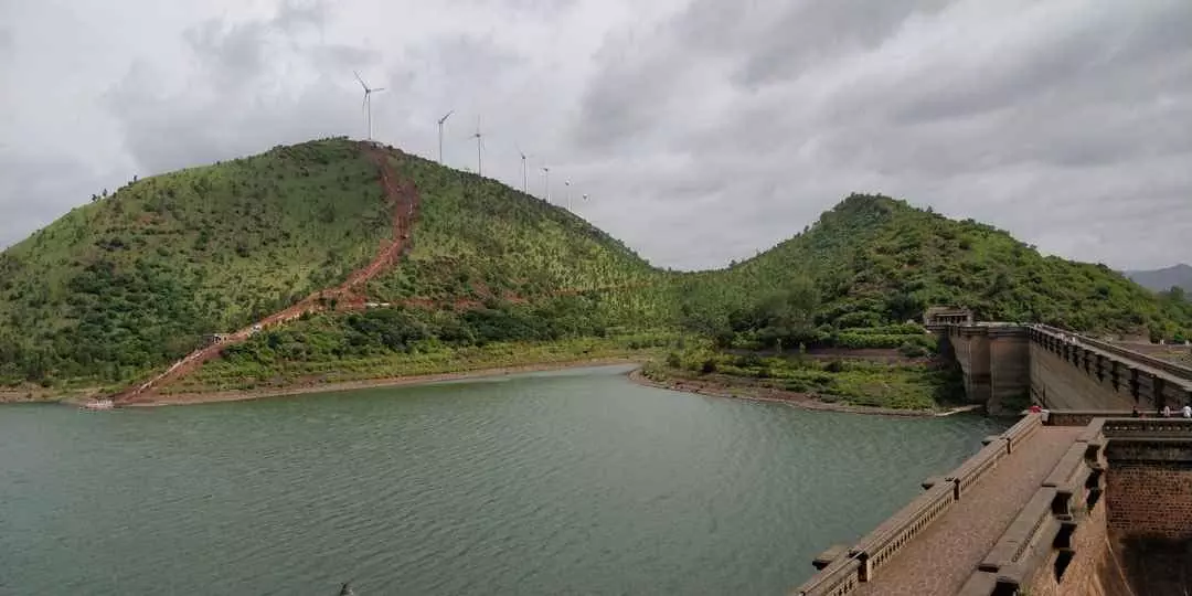 Chitradurga : विवि सागर जलाशय ओवरफ्लो - बैकवाटर इलाकों के घरों तक पानी पहुंचा Chitradurga : विवि सागर जलाशय ओवरफ्लो - बैकवाटर इलाकों के घरों तक पानी पहुंचा