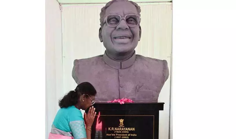 Droupadi Murmu ने पूर्व राष्ट्रपति की प्रतिमा का अनावरण किया Droupadi Murmu ने पूर्व राष्ट्रपति की प्रतिमा का अनावरण किया