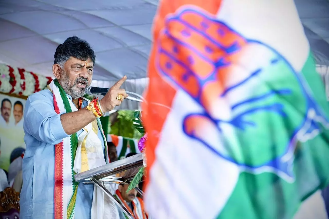 Karnataka नेतृत्व परिवर्तन पर शिवकुमार ने कहा, कांग्रेस मिलकर काम करेगी Karnataka नेतृत्व परिवर्तन पर शिवकुमार ने कहा, कांग्रेस मिलकर काम करेगी