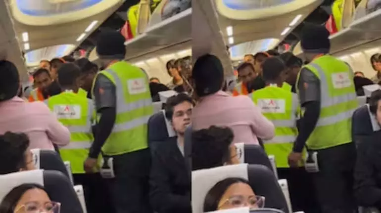 दिल्ली जाने वाली Akasa Air की फ्लाइट में नशे में धुत व्यक्ति ने मचाई अफरा-तफरी दिल्ली जाने वाली Akasa Air की फ्लाइट में नशे में धुत व्यक्ति ने मचाई अफरा-तफरी
