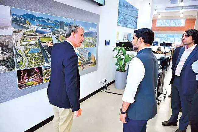 Minister ने बिज़नेस राउंडटेबल मीटिंग और कई यूनिवर्सिटी के प्रोफेसरों के साथ मीटिंग में हिस्सा लिया Minister ने बिज़नेस राउंडटेबल मीटिंग और कई यूनिवर्सिटी के प्रोफेसरों के साथ मीटिंग में हिस्सा लिया