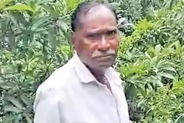 Tuni: नाबालिग लड़की बलात्कार मामले का आरोपी मृत पाया गया Tuni: नाबालिग लड़की बलात्कार मामले का आरोपी मृत पाया गया