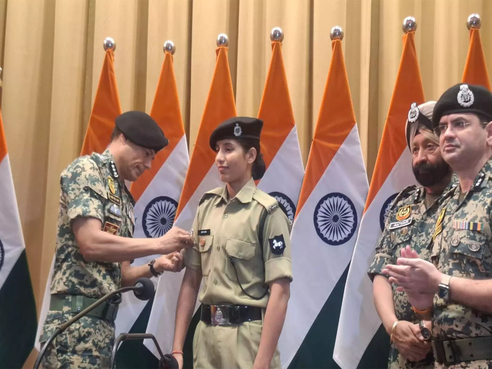 BSF के इतिहास में पहली बार: कांस्टेबल को केवल पांच महीने की सेवा में आउट-ऑफ-टर्न प्रमोशन मिला BSF के इतिहास में पहली बार: कांस्टेबल को केवल पांच महीने की सेवा में आउट-ऑफ-टर्न प्रमोशन मिला