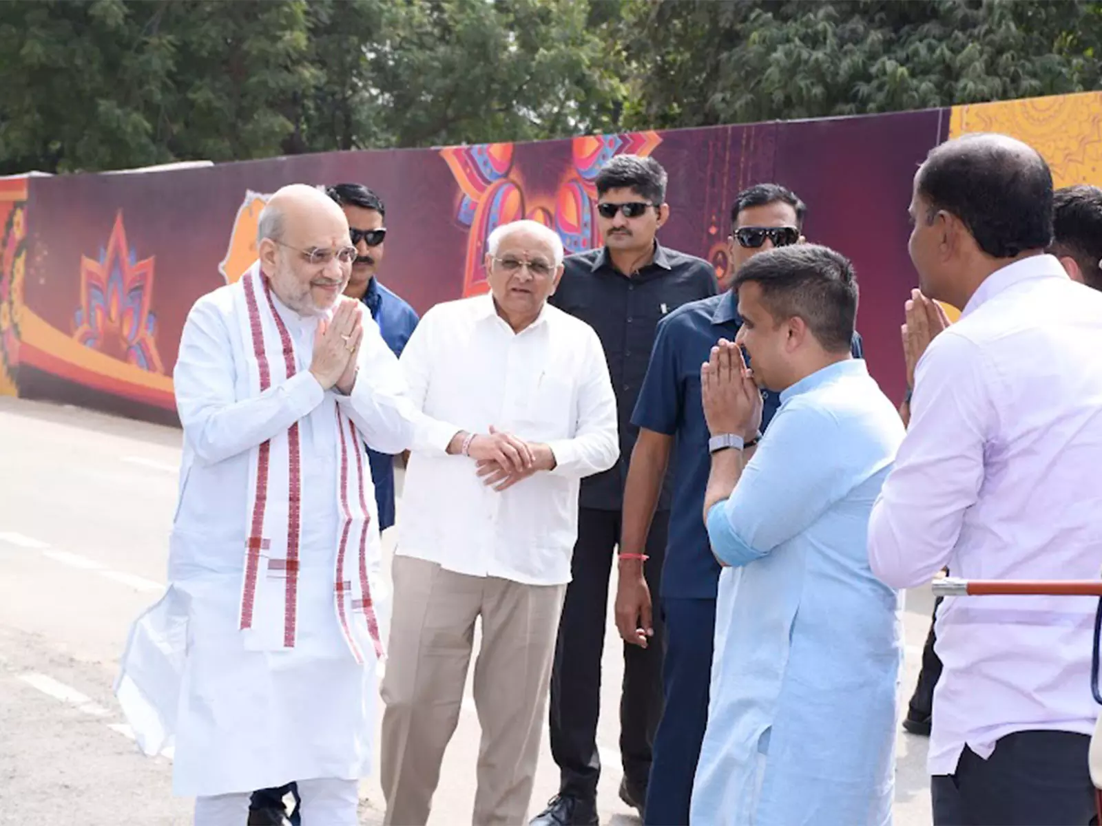 अमित शाह ने गुजरात में शांतिपुरा-खोराज GIDC सड़क के छह लेन विस्तार की आधारशिला रखी अमित शाह ने गुजरात में शांतिपुरा-खोराज GIDC सड़क के छह लेन विस्तार की आधारशिला रखी