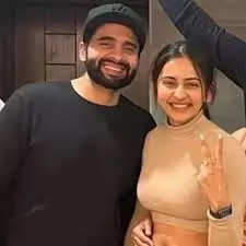 Jackky Bhagnani ने रकुल प्रीत सिंह को कहा ‘मेरी फुलझड़ी’ Jackky Bhagnani ने रकुल प्रीत सिंह को कहा ‘मेरी फुलझड़ी’