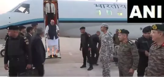 Defense Minister राजनाथ सिंह शौर्य वन उद्घाटन के लिए पहुंचे एयरबेस Defense Minister राजनाथ सिंह शौर्य वन उद्घाटन के लिए पहुंचे एयरबेस