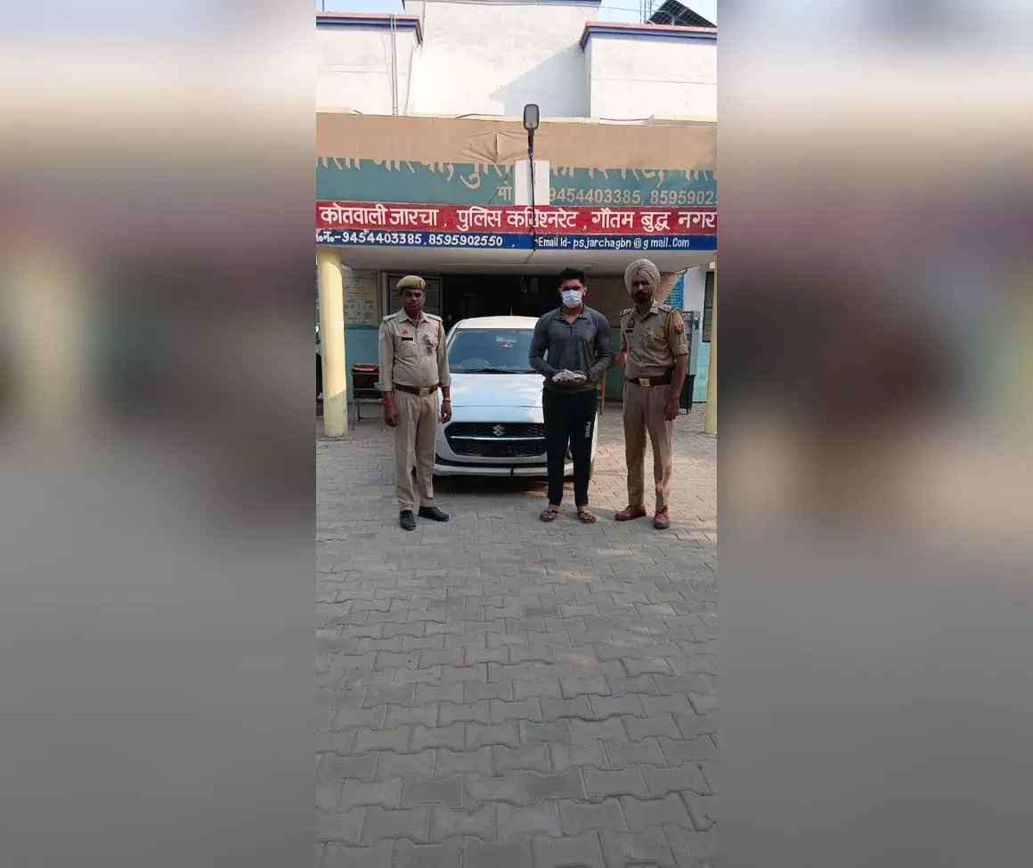 नाली के पानी को लेकर विवाद...डबल मर्डर केस का आरोपी गिरफ्तार, तमंचा और कार बरामद नाली के पानी को लेकर विवाद...डबल मर्डर केस का आरोपी गिरफ्तार, तमंचा और कार बरामद