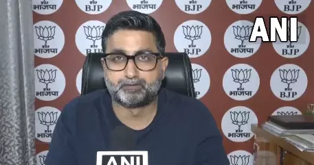 दानिश आज़ाद अंसारी ने तेजस्वी यादव और महागठबंधन पर हमला किया दानिश आज़ाद अंसारी ने तेजस्वी यादव और महागठबंधन पर हमला किया