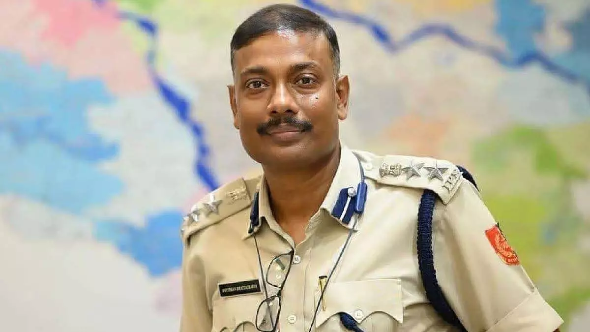 महिलाओं और बच्चों की कथित पिटाई के मामले में Cooch Behar एसपी का तबादला महिलाओं और बच्चों की कथित पिटाई के मामले में Cooch Behar एसपी का तबादला