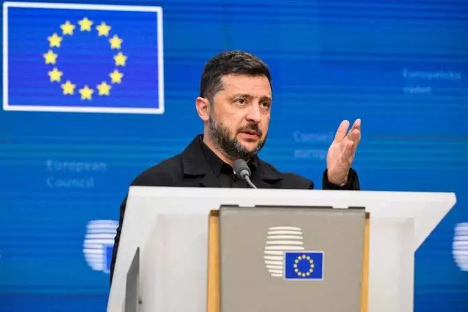 Zelenskyy ने EU से रूसी एसेट्स से रिपेरेशन्स लोन की उम्मीद जताई Zelenskyy ने EU से रूसी एसेट्स से रिपेरेशन्स लोन की उम्मीद जताई