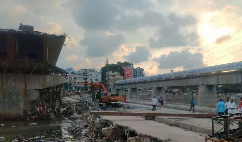 मूसारामबाग कॉजवे के निर्माण के बाद 4-5 किमी का रास्ता, जीएचएमसी का छह-लेन हाई-लेवल ब्रिज का निर्माण धीमा मूसारामबाग कॉजवे के निर्माण के बाद 4-5 किमी का रास्ता, जीएचएमसी का छह-लेन हाई-लेवल ब्रिज का निर्माण धीमा