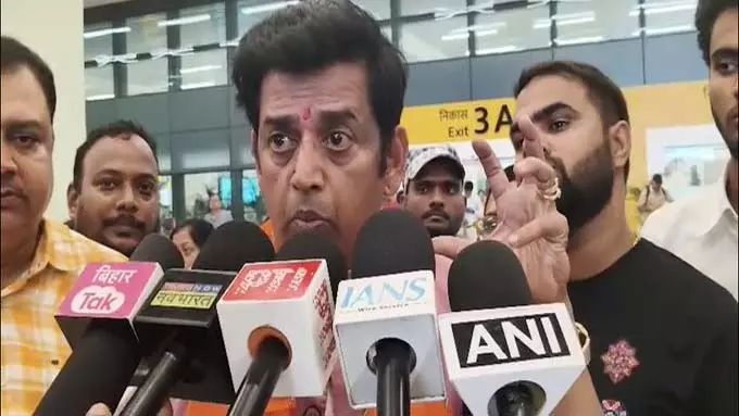 BJP सांसद Ravi Kishan का Khesari Lal Yadav विवाद पर कड़ा बयान BJP सांसद Ravi Kishan का Khesari Lal Yadav विवाद पर कड़ा बयान