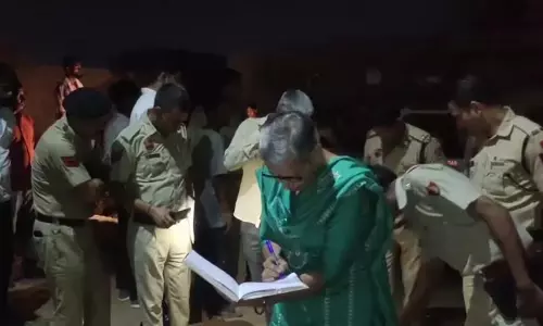 कहासुनी होने पर गोली और हथियार चला, 2 लोगों की मौत