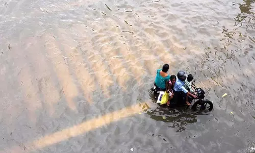 मानसून की बारिश: नेताओं ने उचित कार्रवाई करने का आग्रह किया मानसून की बारिश: नेताओं ने उचित कार्रवाई करने का आग्रह किया