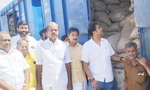 2,000 टन चावल मिल में भेजा गया: मंत्री ने निरीक्षण किया 2,000 टन चावल मिल में भेजा गया: मंत्री ने निरीक्षण किया
