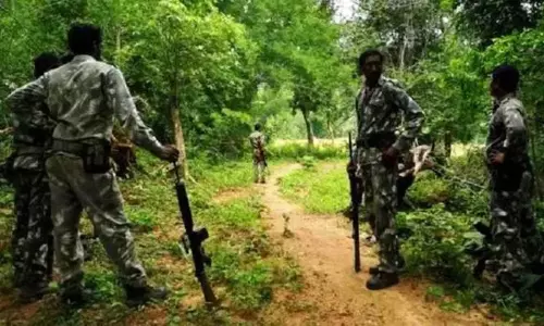 पखांजूर में 50 नक्सलियों ने किया सरेंडर पखांजूर में 50 नक्सलियों ने किया सरेंडर