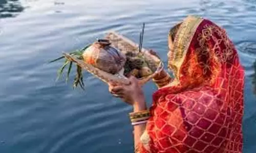 Chhath Puja 2025: अगर नहीं जा पा रहे हैं घाट, तो घर पर ऐसे करें छठ पूजा