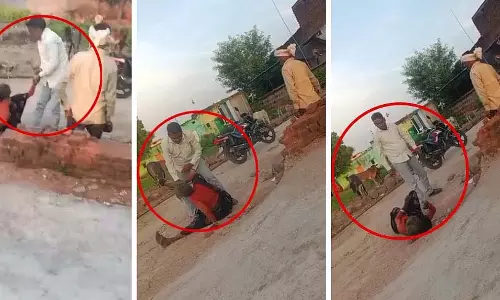 MP : हाउसिंग स्कीम के लिए ₹10K मांगने पर सरपंच प्रतिनिधि ने दलित महिला को बेरहमी से पीटा MP : हाउसिंग स्कीम के लिए ₹10K मांगने पर सरपंच प्रतिनिधि ने दलित महिला को बेरहमी से पीटा