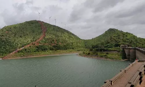 Chitradurga : विवि सागर जलाशय ओवरफ्लो - बैकवाटर इलाकों के घरों तक पानी पहुंचा Chitradurga : विवि सागर जलाशय ओवरफ्लो - बैकवाटर इलाकों के घरों तक पानी पहुंचा