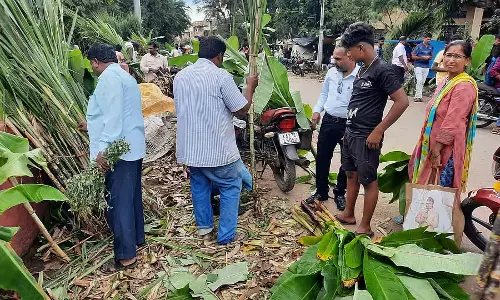 Haveri : घरों और बिज़नेस की जगहों पर लक्ष्मी पूजा Haveri : घरों और बिज़नेस की जगहों पर लक्ष्मी पूजा