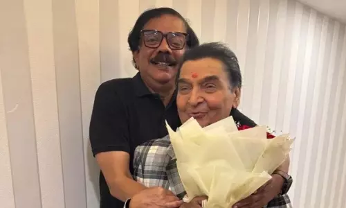 निर्देशक प्रियदर्शन ने दिवंगत अभिनेता Asrani की पुरानी तस्वीर के साथ उन्हें श्रद्धांजलि दी