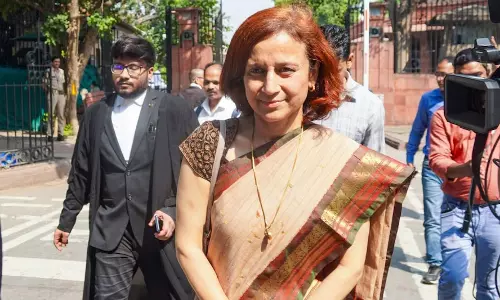 सोनम वांगचुक की पत्नी गीतांजलि आंगमो ने आईबी सर्विलांस में होने का किया दावा