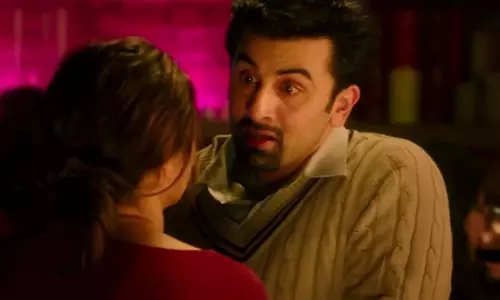 दीपिका, रणबीर ने तमाशा में किया इंटेंस Cafe Scene दीपिका, रणबीर ने तमाशा में किया इंटेंस Cafe Scene